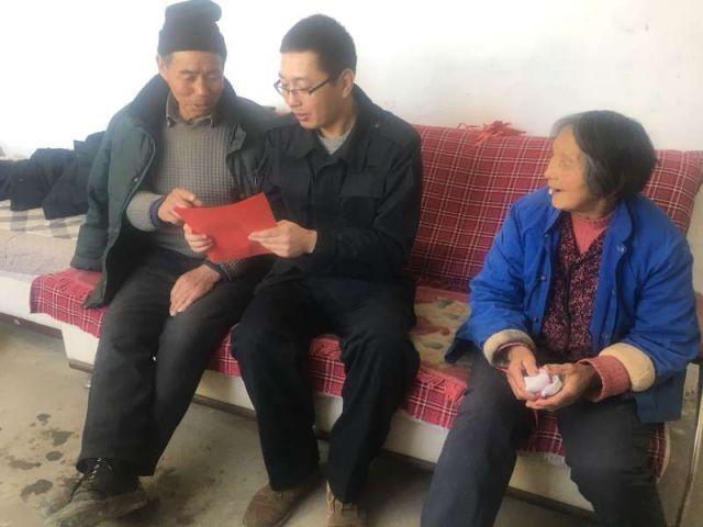 他们有刀子！男子取现50万当街被抢 报案后自己溜了？蹊跷劫案