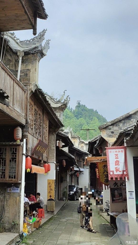 宝马将部署人形机器人；阿尔特曼将赴韩讨论AI芯片合作